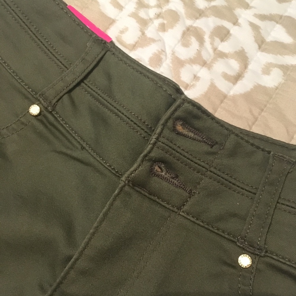 Green Shorts - Picture 4 of 5